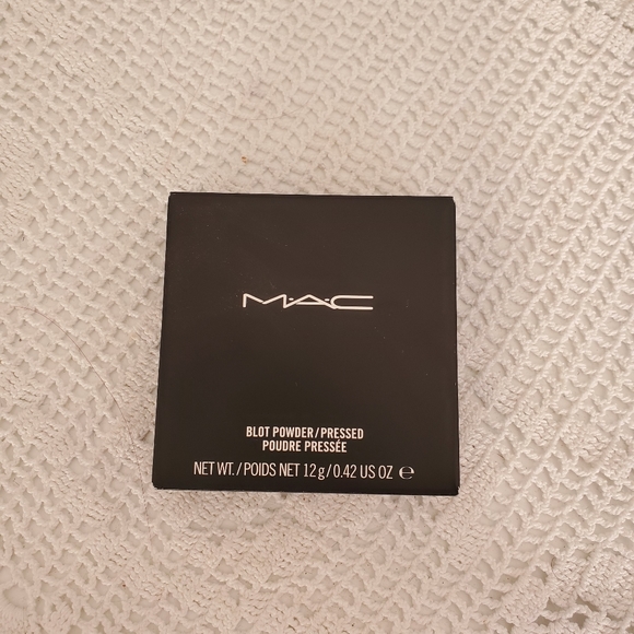 MAC New Blot Powder - Picture 1 of 3